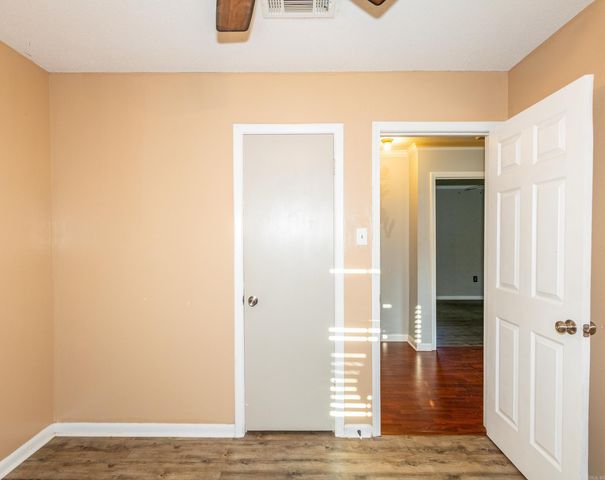 14 Waterfront Drive, Sherwood, AR 72120