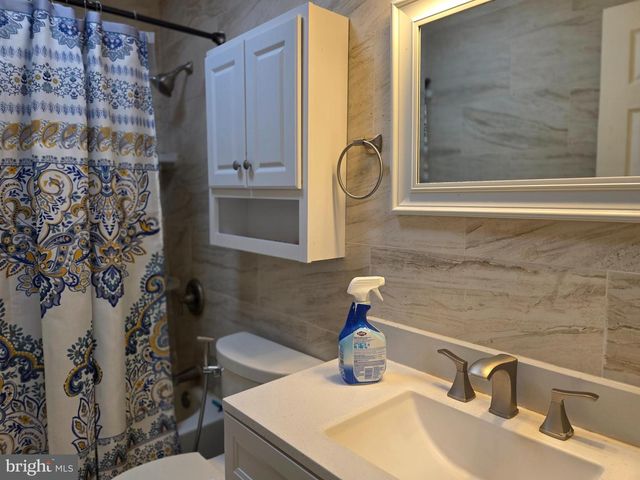 22-D OYSTER BAY RD, Absecon, NJ 08201