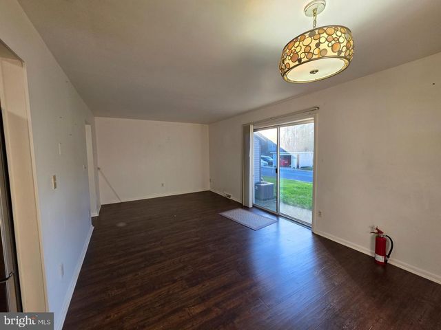 22-D OYSTER BAY RD, Absecon, NJ 08201