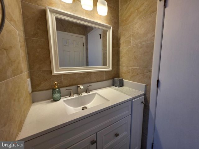 22-D OYSTER BAY RD, Absecon, NJ 08201