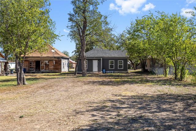 1611 3rd Street, Brownwood, TX 76801