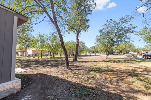 1611 3rd Street, Brownwood, TX 76801