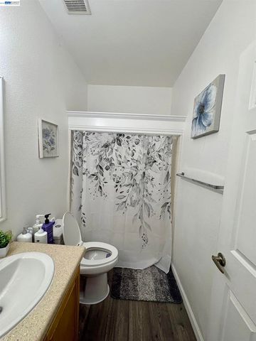 1225 Vienna Dr, Sunnyvale, CA 94089