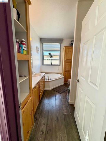 1225 Vienna Dr, Sunnyvale, CA 94089