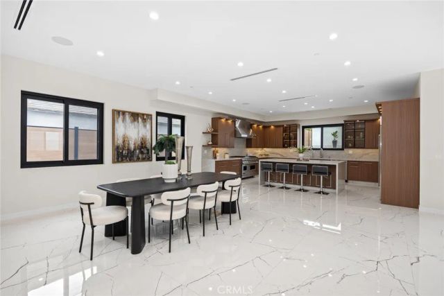 1071 E Providencia, Burbank, CA 91501