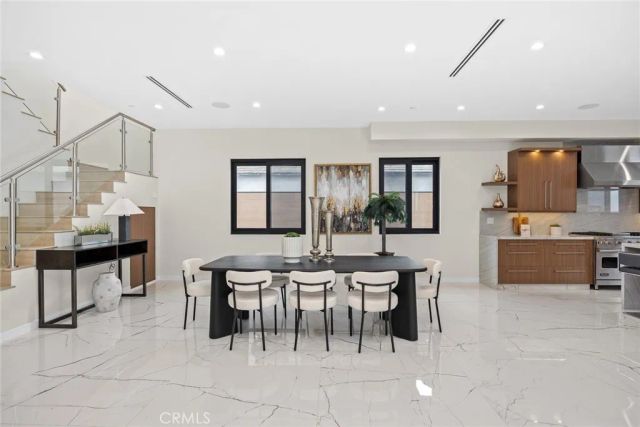 1071 E Providencia, Burbank, CA 91501