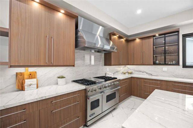 1071 E Providencia, Burbank, CA 91501