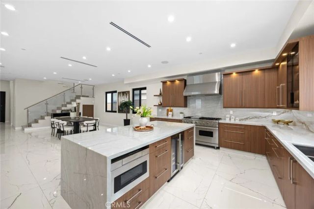 1071 E Providencia, Burbank, CA 91501