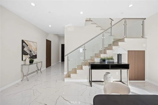 1071 E Providencia, Burbank, CA 91501