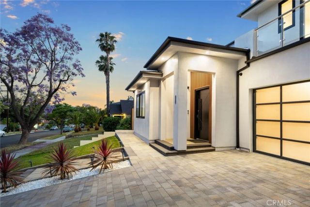 1071 E Providencia, Burbank, CA 91501