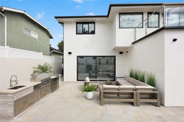 1071 E Providencia, Burbank, CA 91501