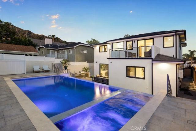 1071 E Providencia, Burbank, CA 91501
