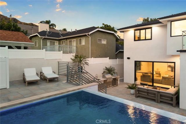 1071 E Providencia, Burbank, CA 91501