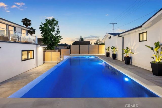 1071 E Providencia, Burbank, CA 91501