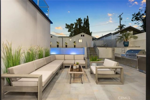 1071 E Providencia, Burbank, CA 91501