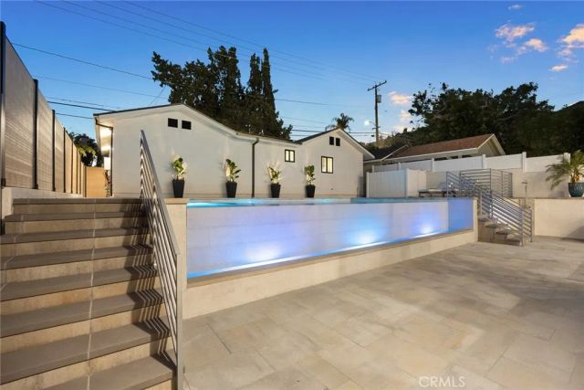 1071 E Providencia, Burbank, CA 91501