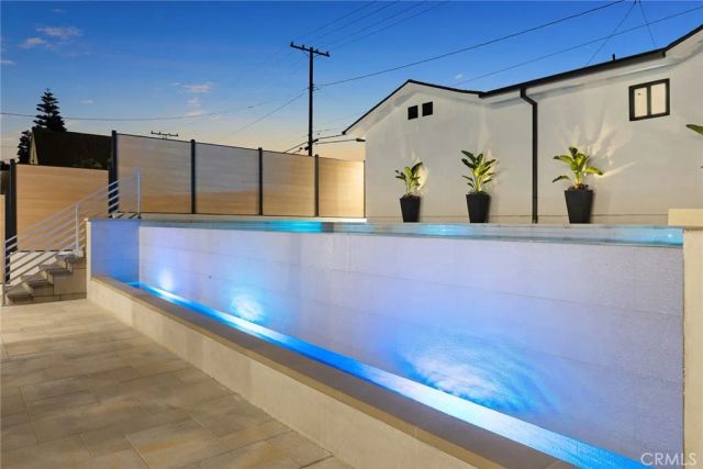 1071 E Providencia, Burbank, CA 91501