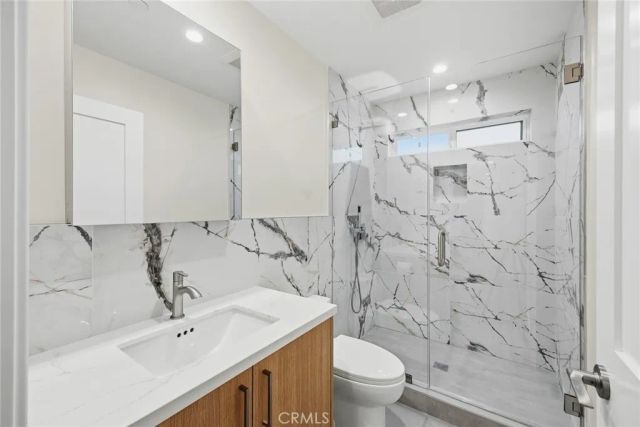 1071 E Providencia, Burbank, CA 91501