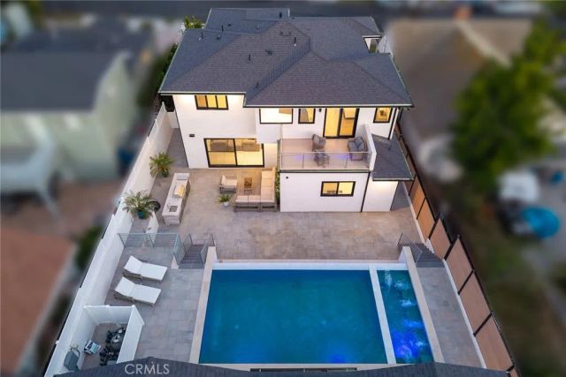 1071 E Providencia, Burbank, CA 91501