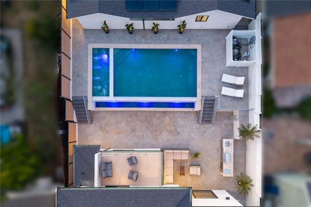 1071 E Providencia, Burbank, CA 91501