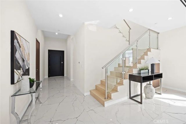 1071 E Providencia, Burbank, CA 91501