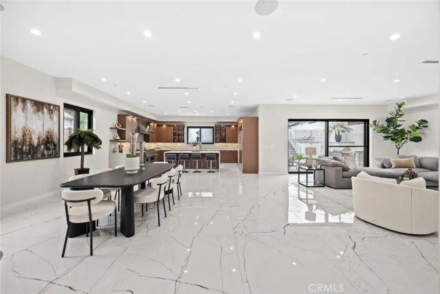 1071 E Providencia, Burbank, CA 91501