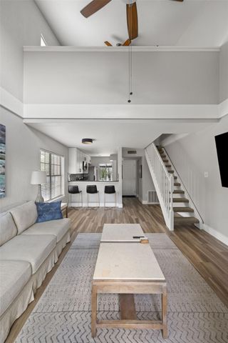 2215 Post RD 2046, Austin, TX 78704