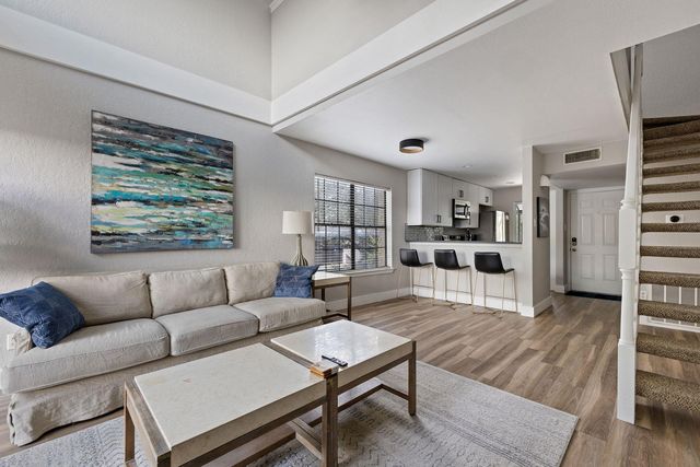 2215 Post RD 2046, Austin, TX 78704
