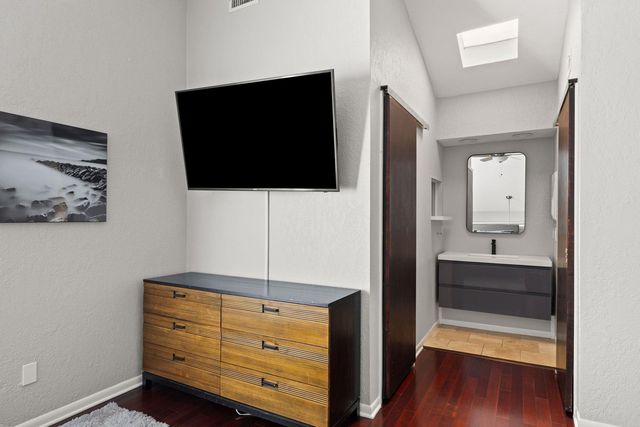 2215 Post RD 2046, Austin, TX 78704