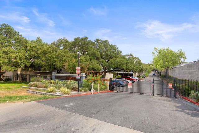 2215 Post RD 2046, Austin, TX 78704