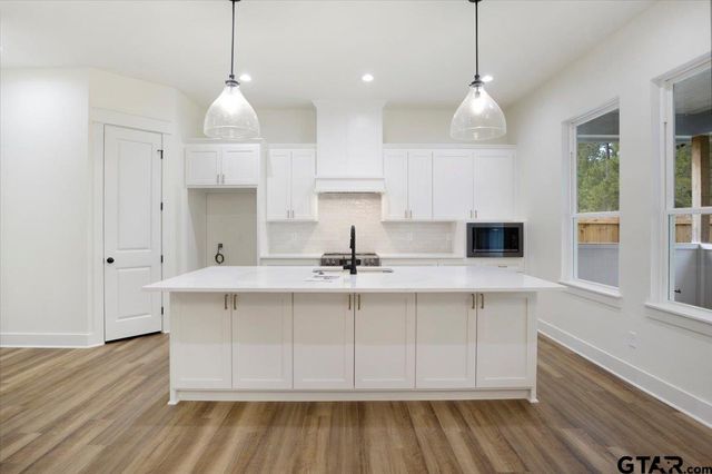 9512 FRIEDLANDER WAY, Tyler, TX 75703