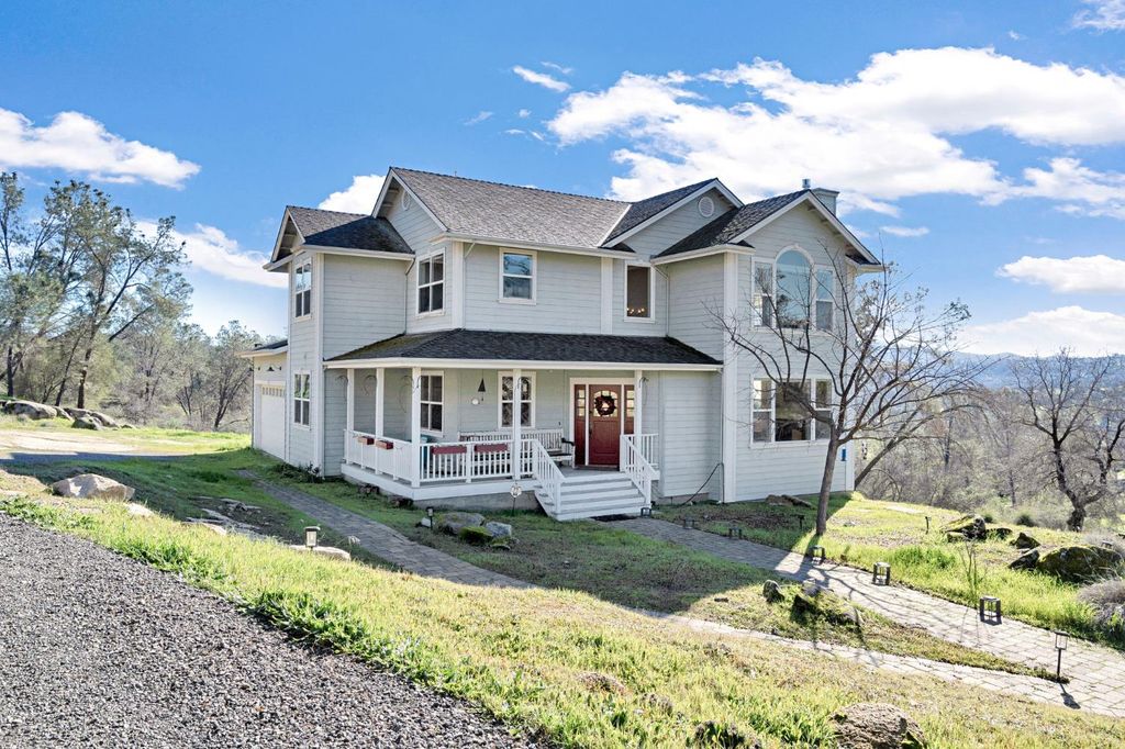 Image 1 of property listing at 29029 Sequoia Court, Coarsegold, CA 93614