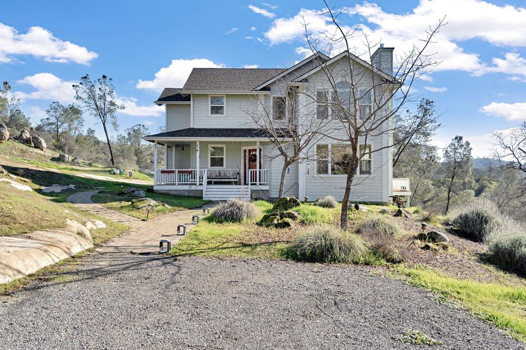 Image 2 of property listing at 29029 Sequoia Court, Coarsegold, CA 93614