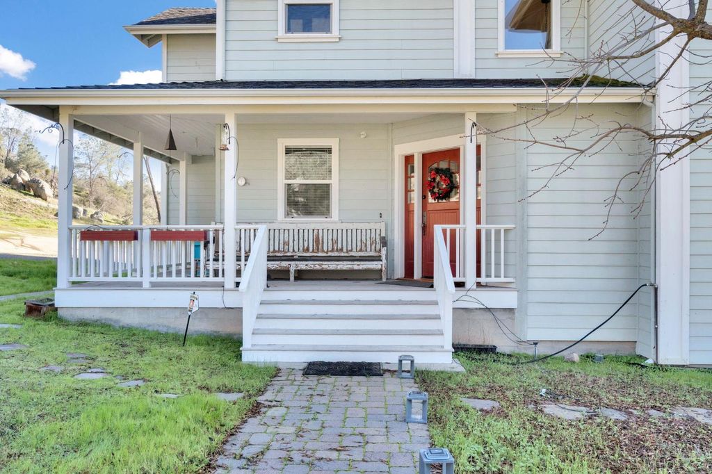 Image 3 of property listing at 29029 Sequoia Court, Coarsegold, CA 93614