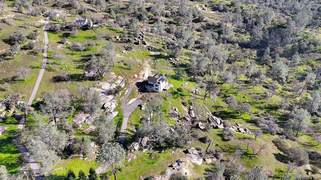 Image 51 of property listing at 29029 Sequoia Court, Coarsegold, CA 93614