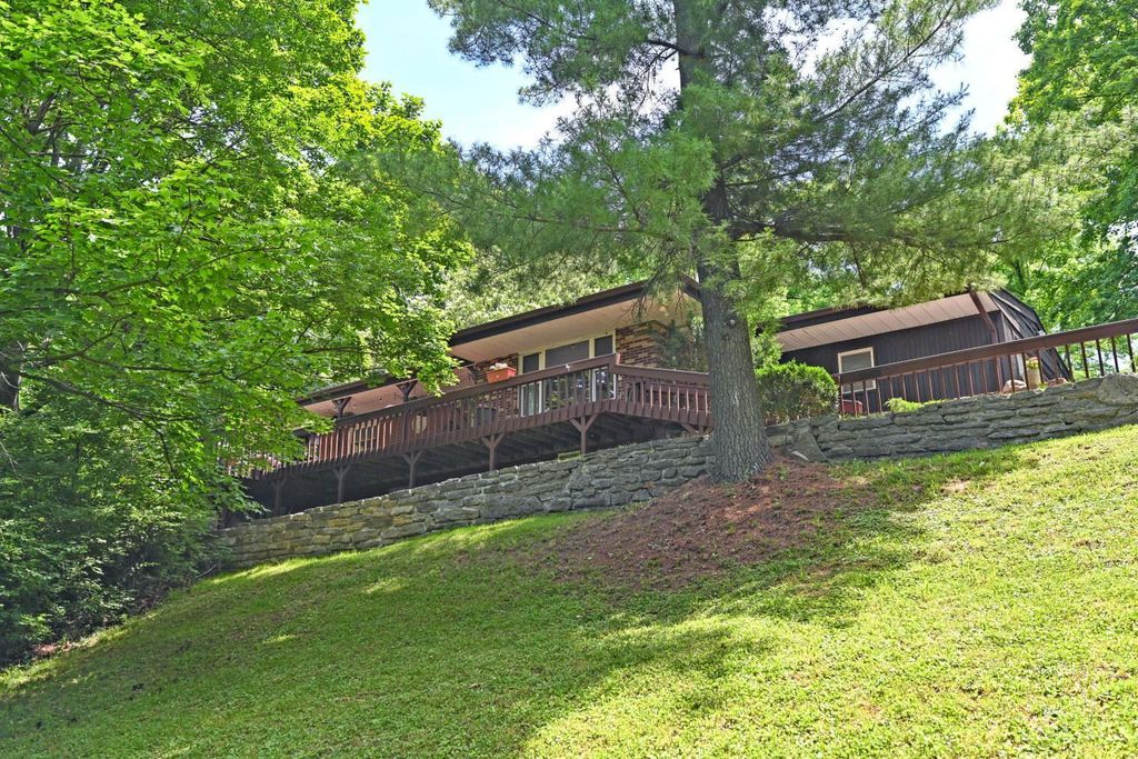 10854 Wyscarver Road, Sharonville, OH 45241
