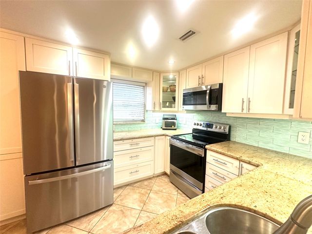 236 Grantham B 236, Deerfield Beach, FL 33442
