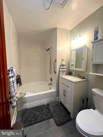 439 21ST ST NE, Washington, DC 20002