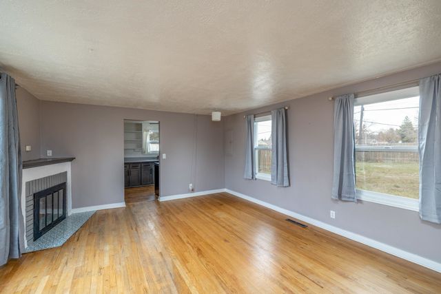 2728 W Sanson Ave, Spokane, WA 99205