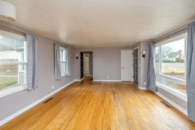 2728 W Sanson Ave, Spokane, WA 99205