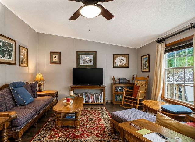 801 MC 5039, Valley Springs, AR 72682