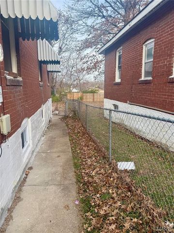 213 Waller Avenue, Lemay, MO 63125