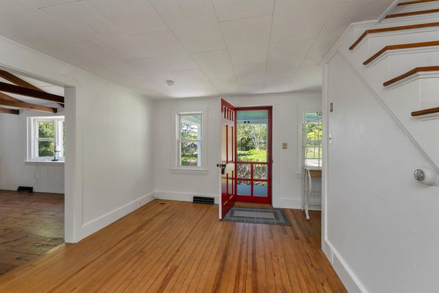 521 Governor Wentworth Highway, Tuftonboro, NH 03850