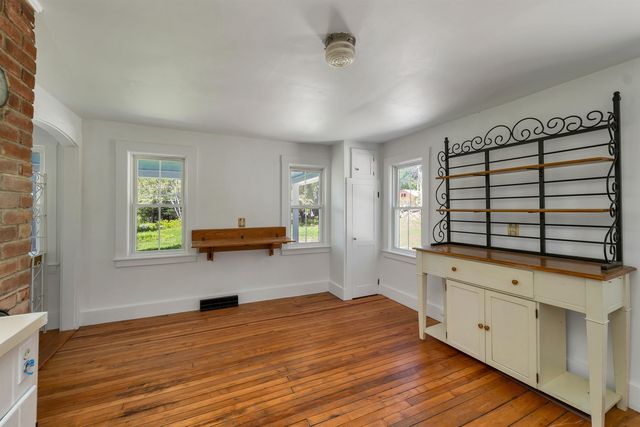 521 Governor Wentworth Highway, Tuftonboro, NH 03850