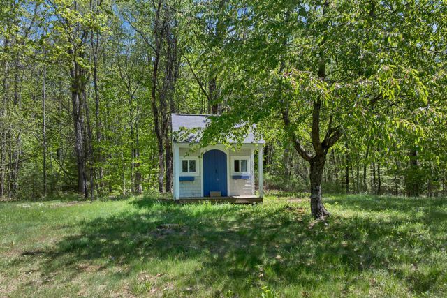 521 Governor Wentworth Highway, Tuftonboro, NH 03850