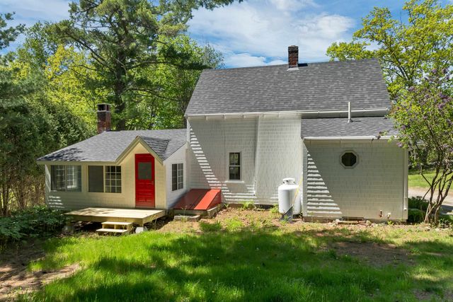 521 Governor Wentworth Highway, Tuftonboro, NH 03850
