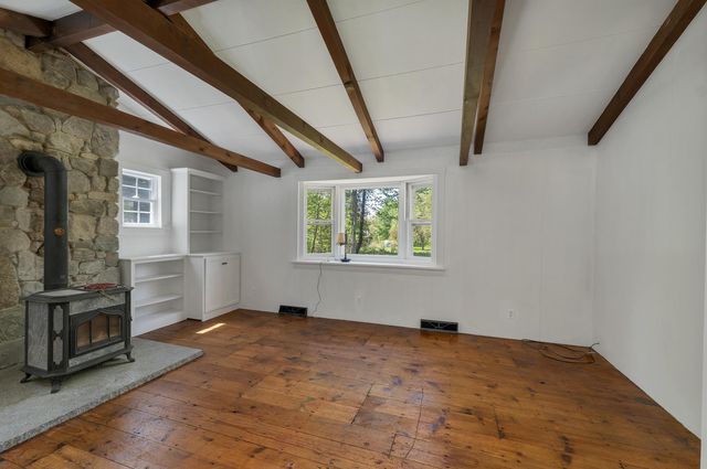 521 Governor Wentworth Highway, Tuftonboro, NH 03850