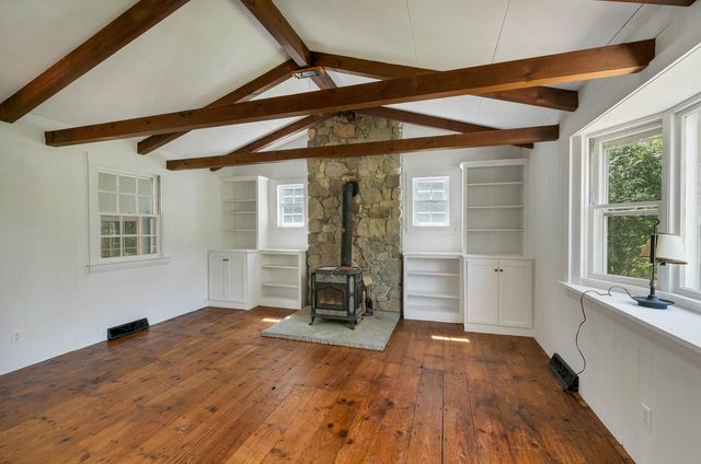 521 Governor Wentworth Highway, Tuftonboro, NH 03850