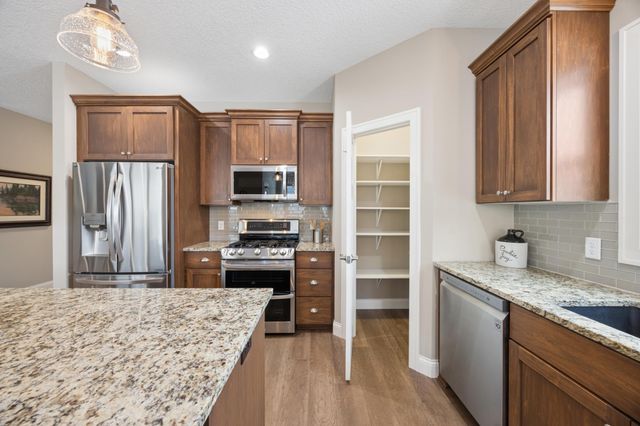 407 Paradise Drive SE, Saint Michael, MN 55376