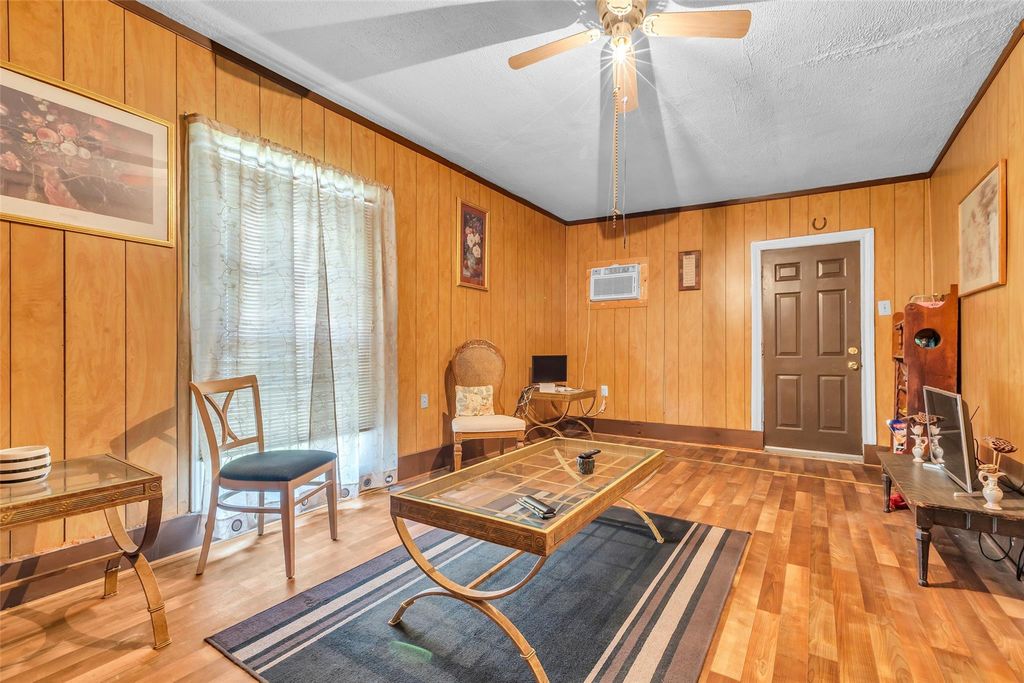 6814 Covington Drive, Houston, TX 77091